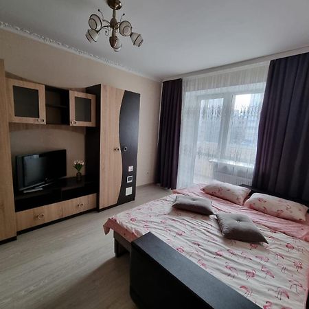 Port City Apartment Lutsʼk Esterno foto