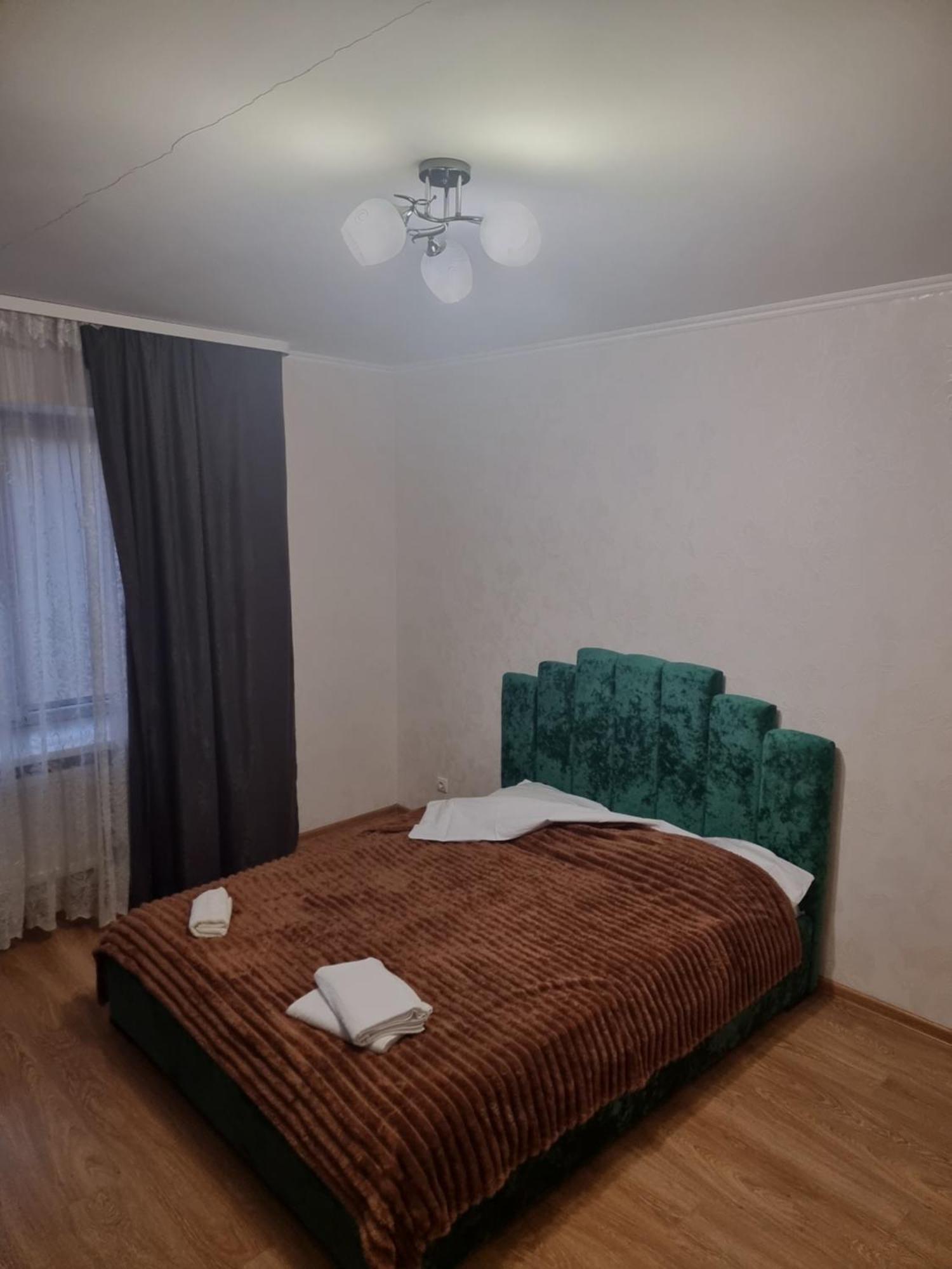 Port City Apartment Lutsʼk Esterno foto